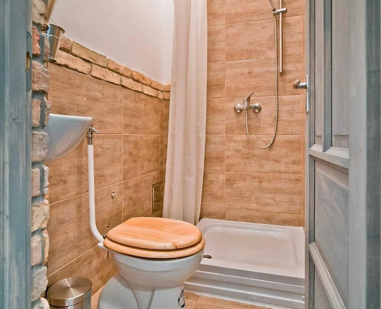 Vintage Downtown Escape 2 Baths 2 Beds Apartment Budapest