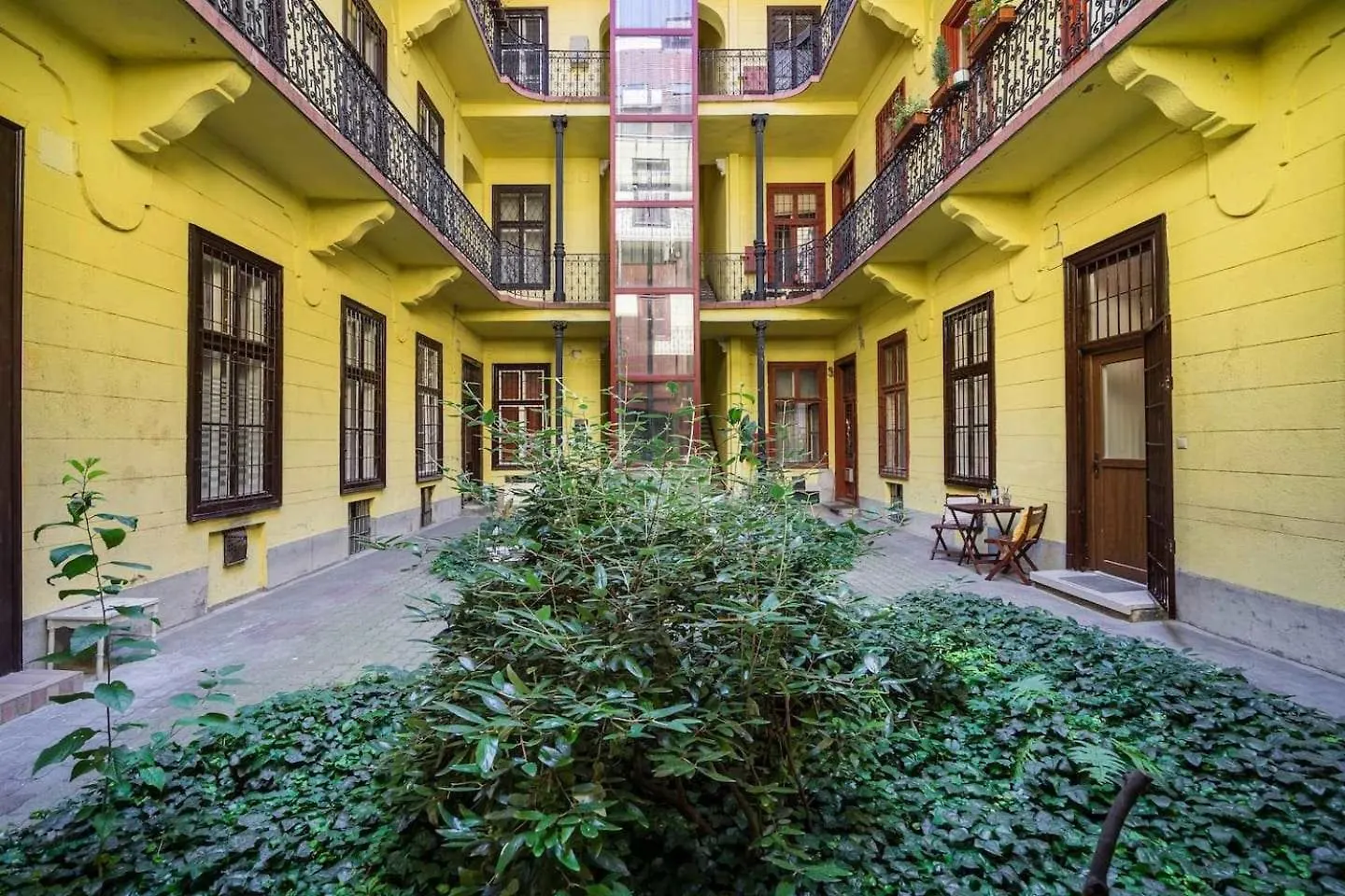 Vintage Downtown Escape 2 Baths 2 Beds Lägenhet Budapest