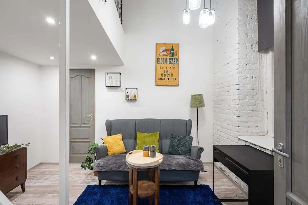 Vintage Downtown Escape 2 Baths 2 Beds Apartment Budapest 0*,  Hungary